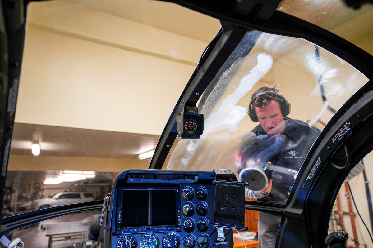 Aircraft Window Cleaning: The Professional Method for Glass and Acr...